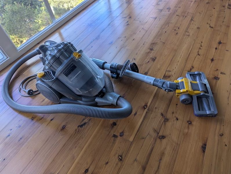 Vacuum Cleaner - Dyson DC08.63470141938561110