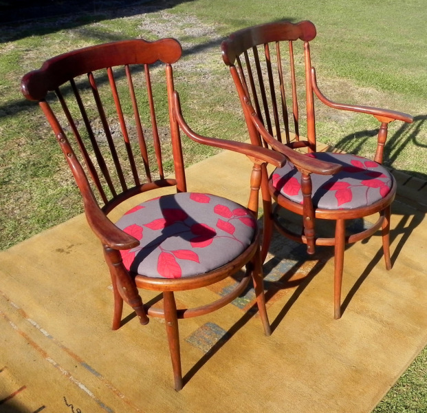 Antique Bentwood Arm Chair x 262863382167041111