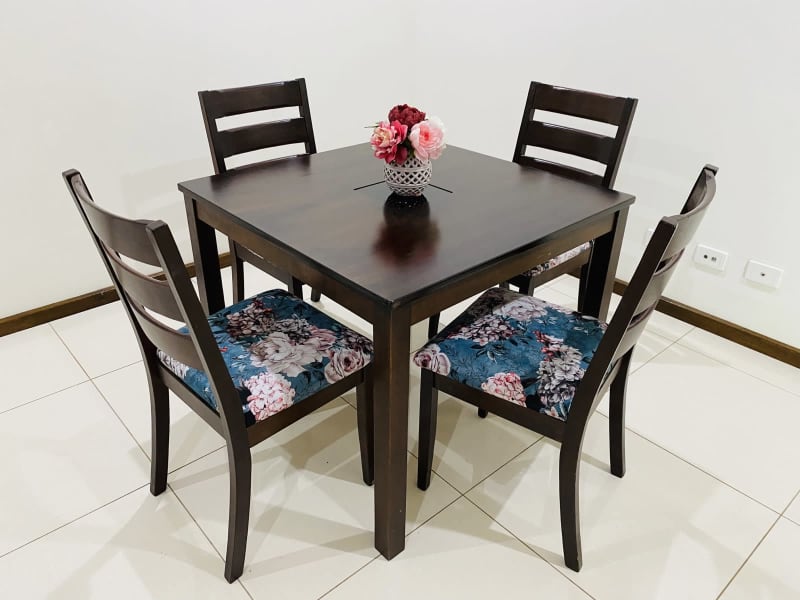 zefo 4 seater dining table