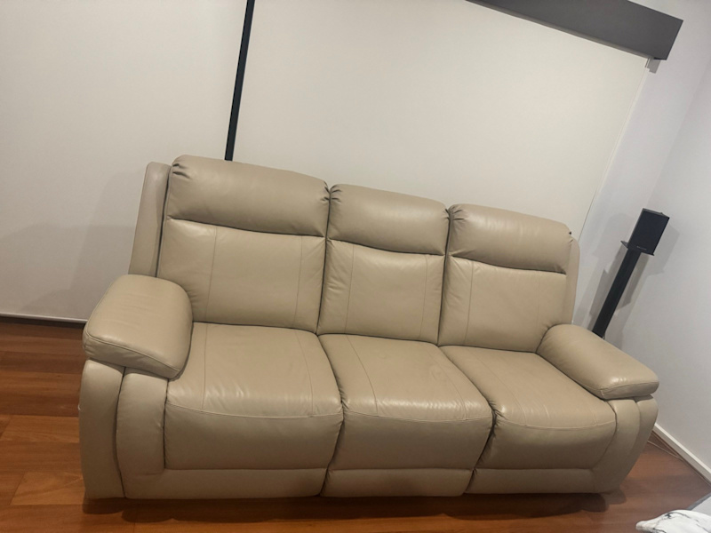  Electric Recliner lounge suite 1X3 seater and 2Xsingle seat Recliners62863381575170111