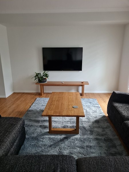 Coffee Table $100ono62863376581377113