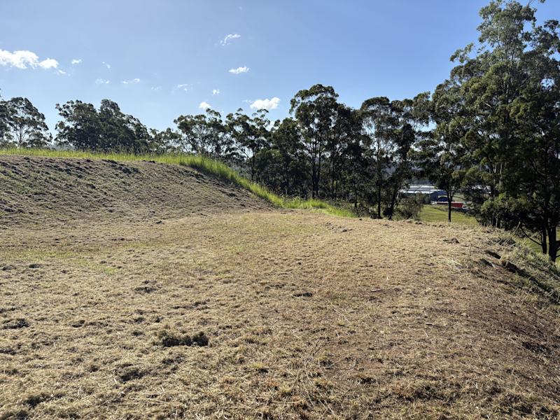 A large 1176m2 block / New Estate63438493271939114