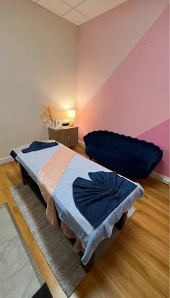 Massage shop for Sale in McKinnon VIC62882740184322112