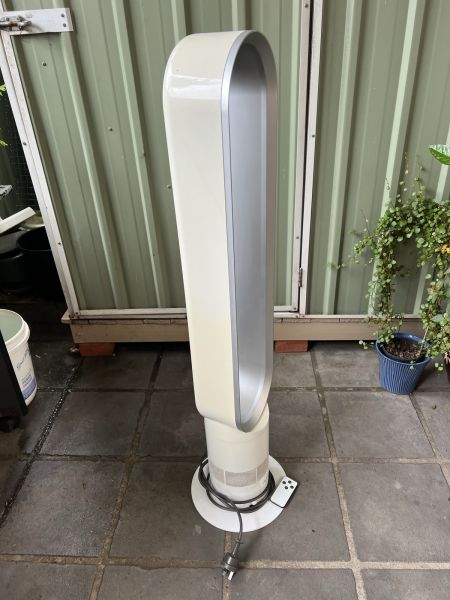 Dyson Tower Fan w Remote - Not Working (Parts only)63020445029890111