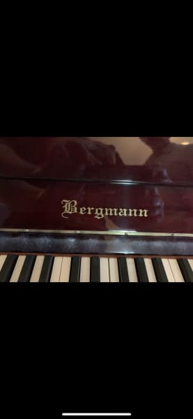 Bergmann deals upright piano