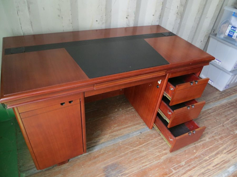 Executive desk with keyboard cupboard + drawers $200 or reasonable off62863408775811113