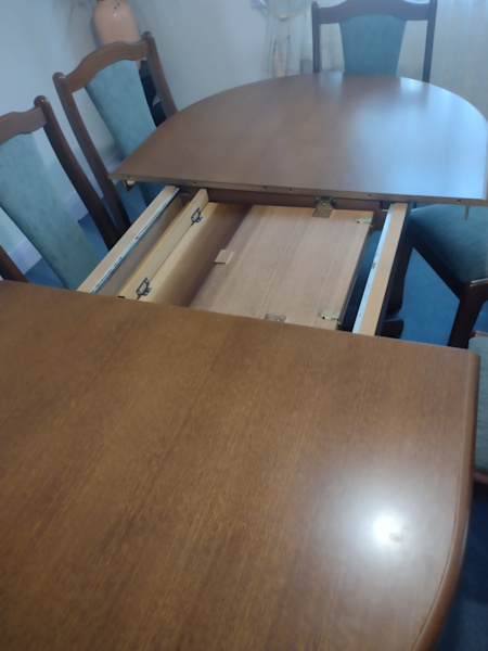 8 Seater Extendable Dining Table with 8 chairs62863378454659112