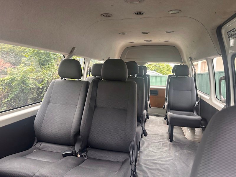 Toyota hiace 201762937621672835111