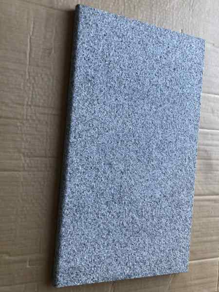 Dark grey flamed granite step tread 1100x300x30mm63439450546689110