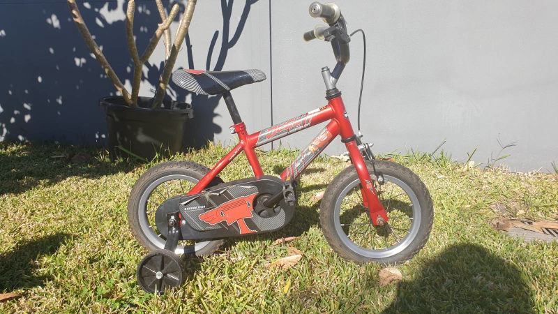 smyths lightning mcqueen bike