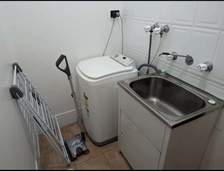 private room available in a unit in Harris park63438963035649112