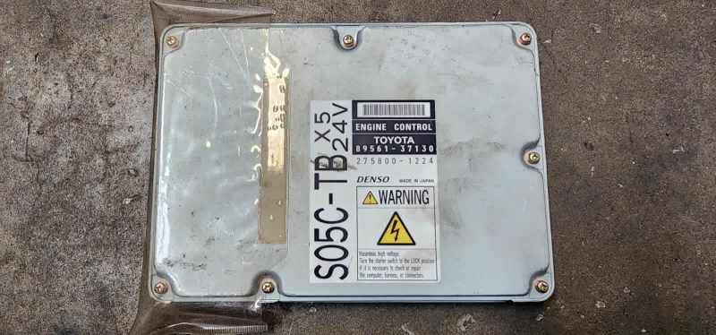 ヒノデュトロTOYOTA ダイナ エンジンECU 89561-37210