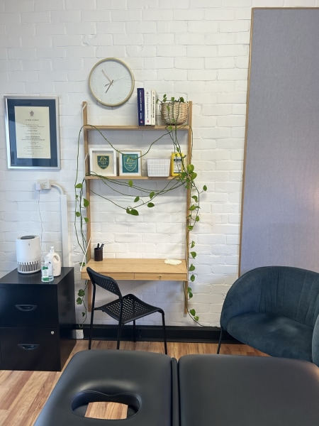 Consulting room for sessional hire Mount Hawthorn62930684000257116