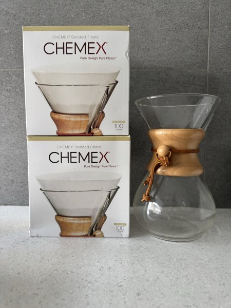Chemex coffee maker (6 cup) and 200 filters630124430218261118