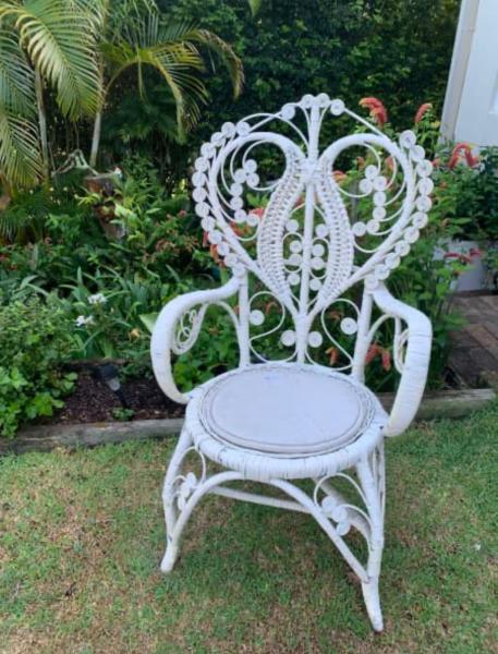 Vintage White Peacock Chair62863840507010119