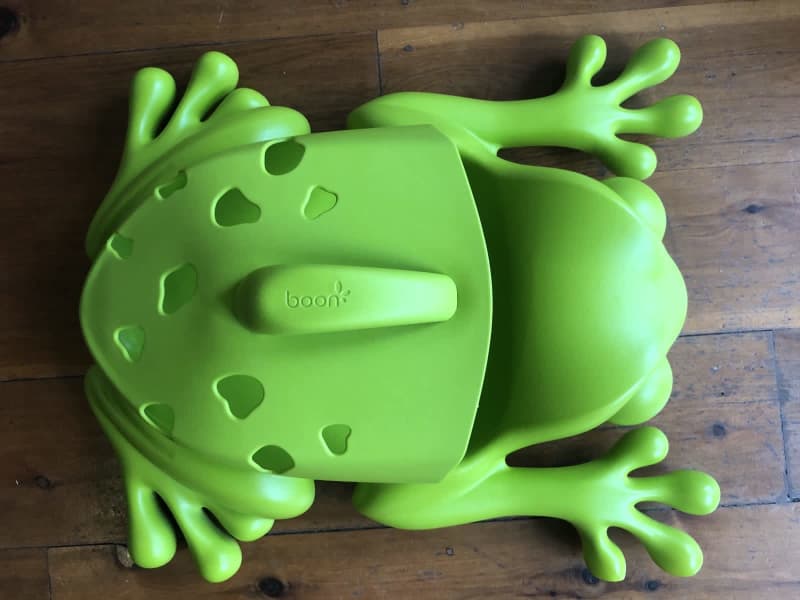 boon frog pod bath toy scoop