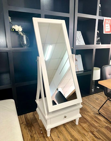 Cheval Mirror with Drawer62863376511107111