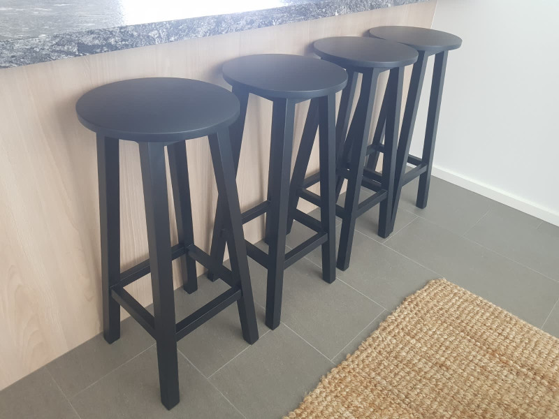 bar stools x 4