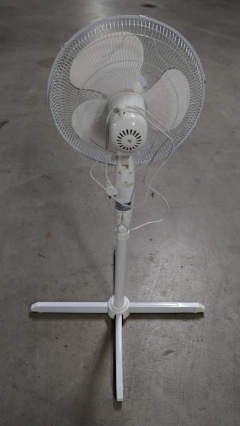 Standing white fan for sale63612128619777111