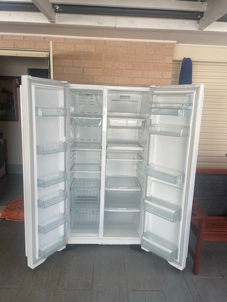 Westinghouse fridge 63612125871746111