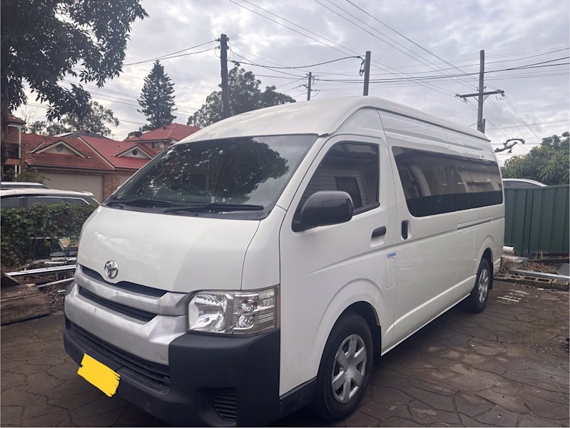 Toyota hiace 201762937621672835113