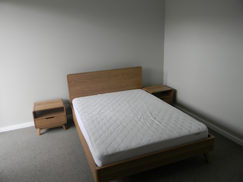 Bedroom Queen Sized Bed and extras628638401149461126