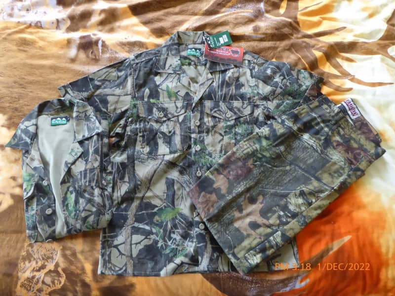 3 pieces NEW Men's Hunting Camo Real Tree clothing Medium size | Tops |  Gumtree Australia Southern Downs - Stanthorpe | 1304920720