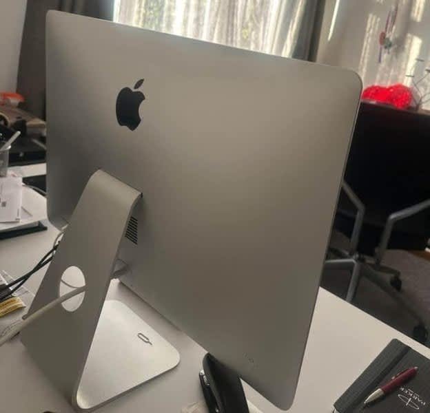 Apple iMac21.5インチ2019/i5/16GB/512GB/560X 数量限定発売