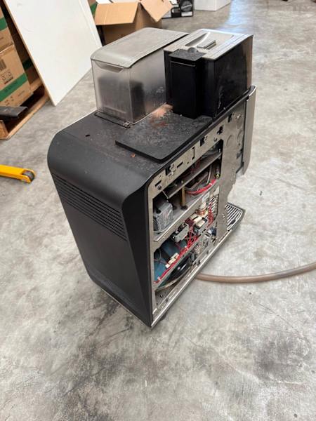 Melitta XT6 coffee machine for parts only 63014240608258111