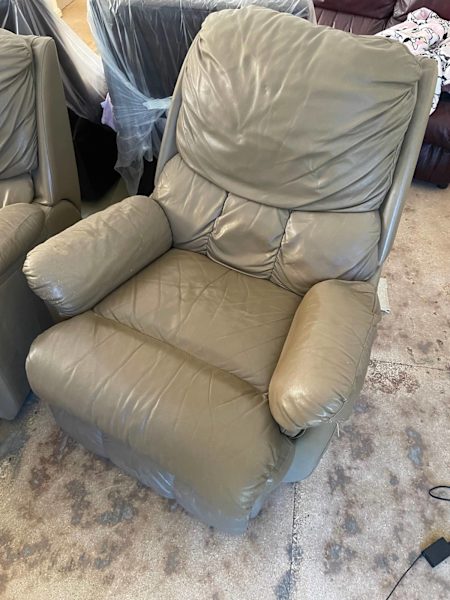 3 seater Lounge and 2 recliner 62863375599747112