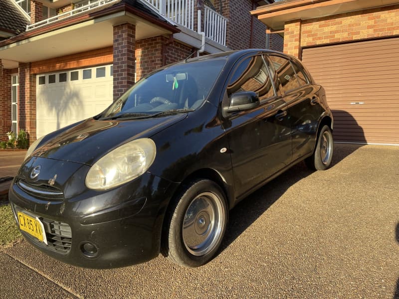 2011 nissan micra st l