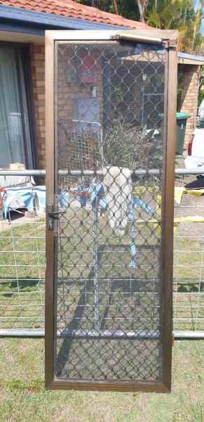 SCREEN DOOR 63439162642946111