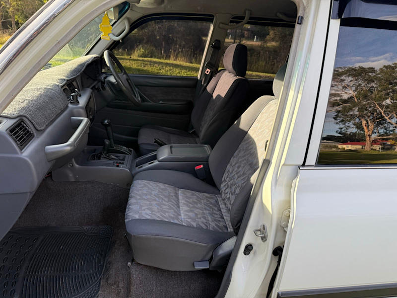 Toyota Land Cruiser62937624661378114