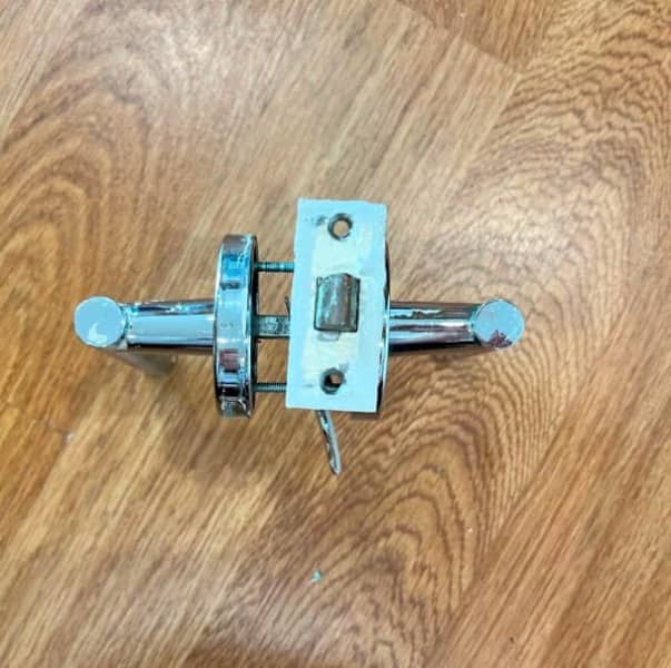 Internal Lever Door Handle with Striker Plate63006548272130112