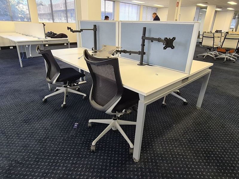 Work stations & pods62866849437443112