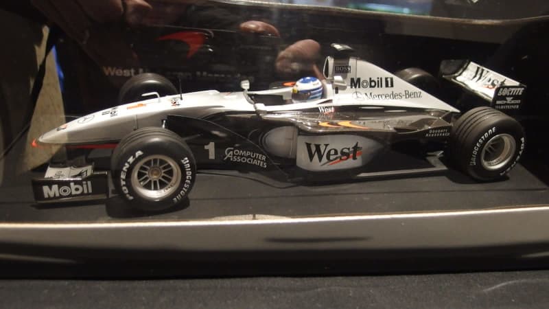 1/18 MINICHAMPS/PMA 1999 M/P4/14 McLaren M/HAKKINEN W/C