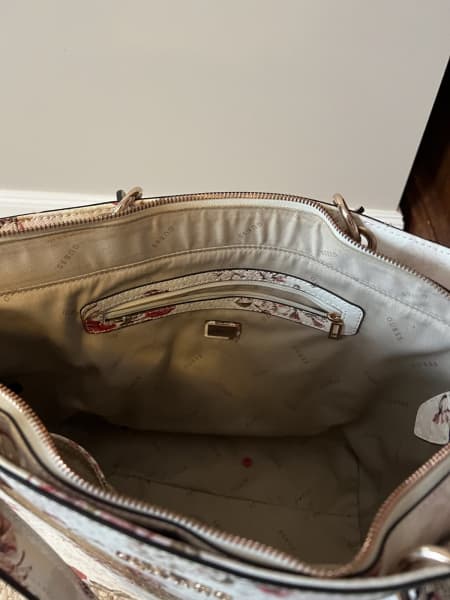 Silver/gold guess handbag, Bags, Gumtree Australia Tuggeranong -  Wanniassa