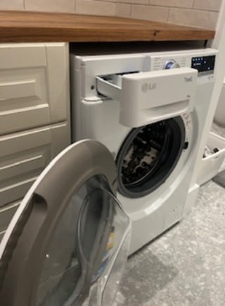 MUST SELL 8kg LG FRONT LOADER WASHING MACHINE63016485897603113