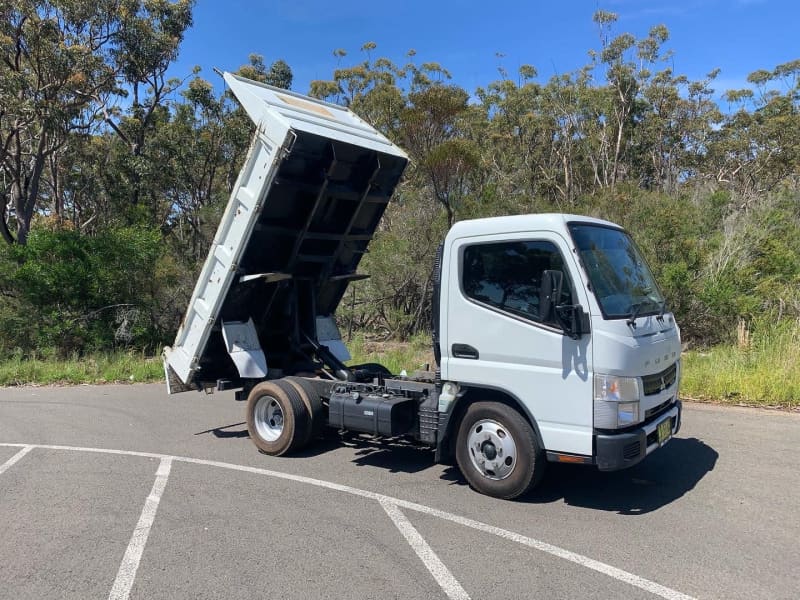 Fuso tipper truck hire (Car licence) $200 per day.62937621443585115