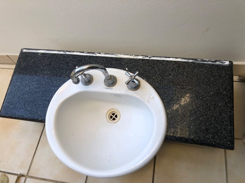 $10 Vanity basin and top63012914531074111
