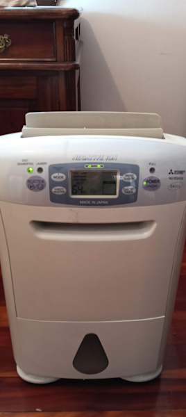 Mitsubishi Compact Dehumidifier 5.5L63612125933186110