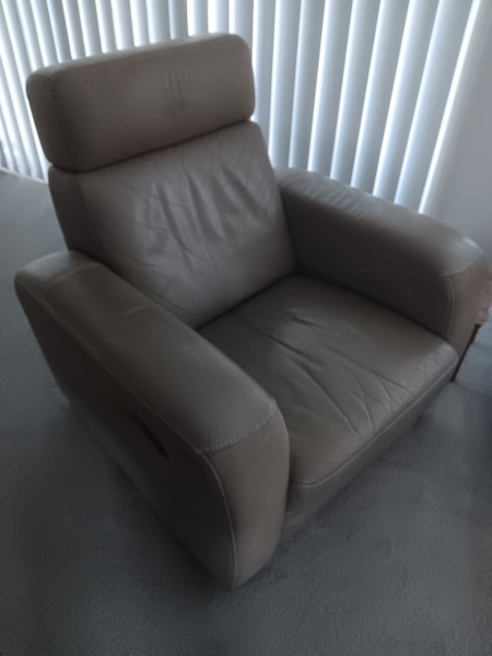 Quality leather recliner62863407882755111