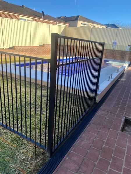 Pool Fence 63013350628099111