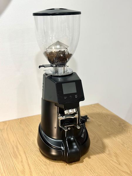 Fiorenzato F64 EVO XGi Grinder – Grind-by-Weight Precision + Commercia630221797341471111