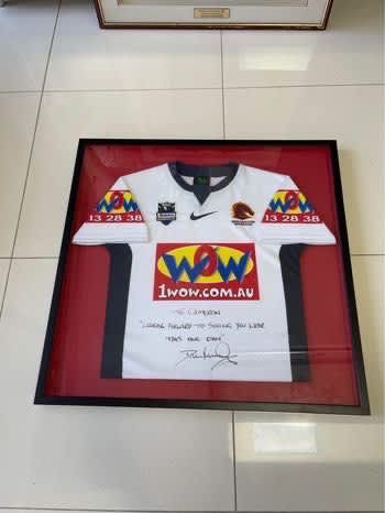 Signed and Framed Darren Lockyer Jersey, with COA, Edition 1/25