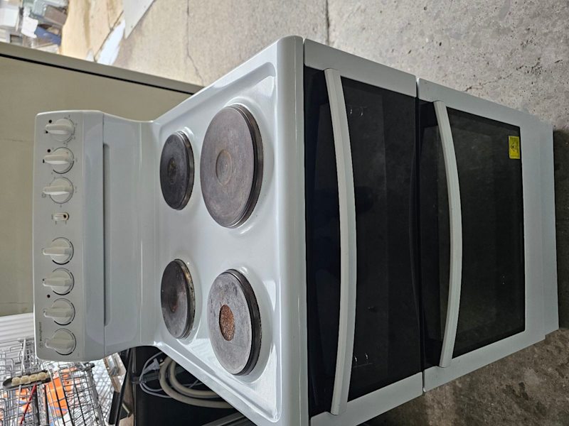 Westinghouse freestanding 64 cm Electric Oven 63021730723458112