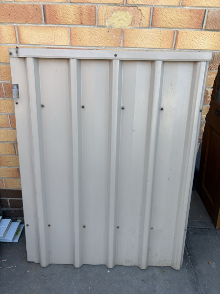 Side gate powder coated color bond 63012444850051111