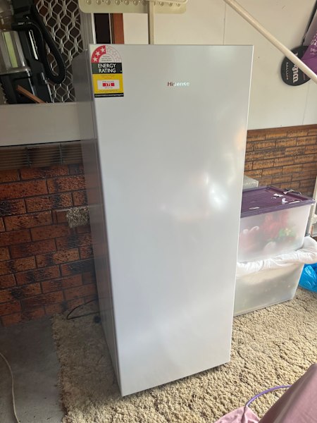 Refrigerator Hisense 242L63023535345922111