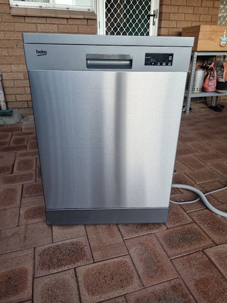 Broken Dishwasher 63441842215553110