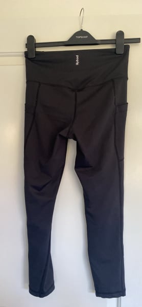 ECHT scrunch back leggings size medium, Pants & Jeans, Gumtree Australia  Cockburn Area - Munster